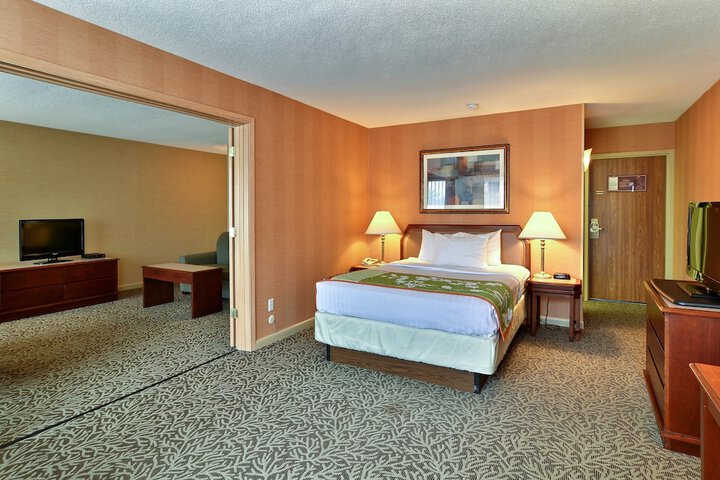 Room 15 of 63