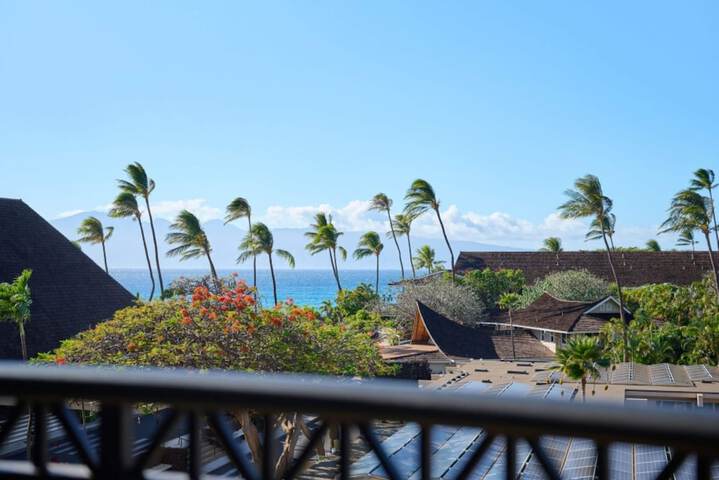 Royal Lahaina Resort & Bungalows