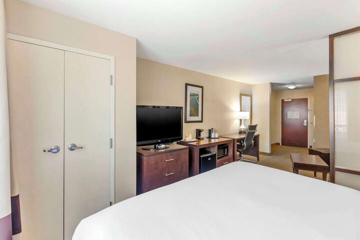 Room 35 of 46