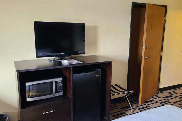 Room 8 of 41