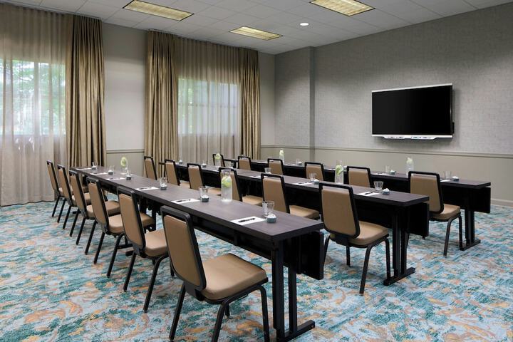Renaissance Shoals Resort & Spa