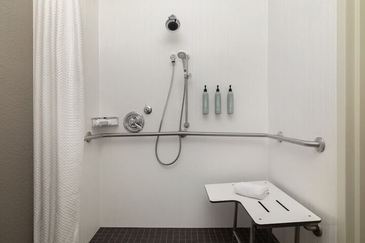 Courtyard by Marriott Charlotte / Matthews