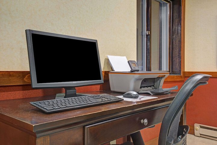 Business Center 14 of 14