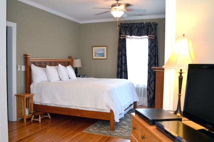 Room 32 of 48