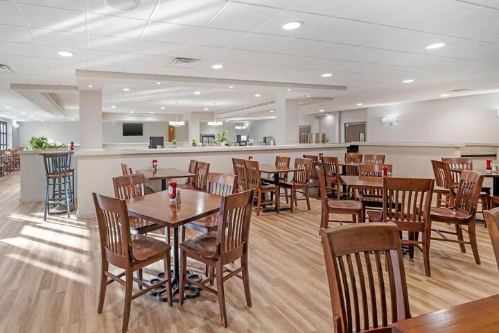 Best Western Royal Plaza Hotel & Trade Center