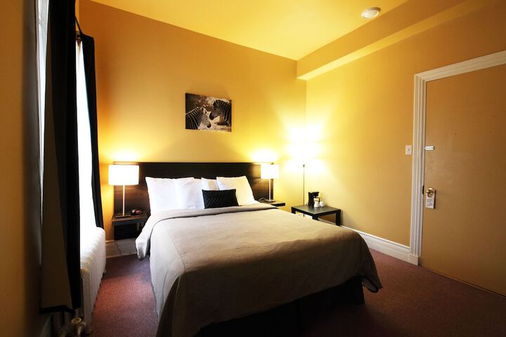 Room 13 of 40