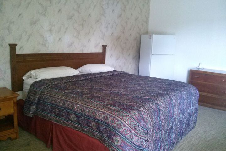 Room 5 of 18