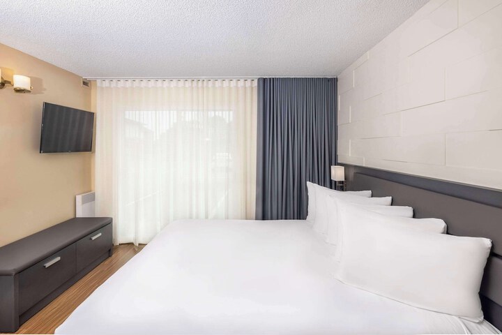 Les Suites de Laviolette an Ascend Collection Hotel