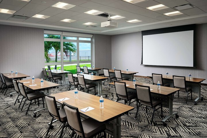 Hyatt Place Melbourne Airport