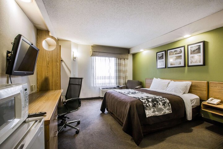 Room 34 of 53