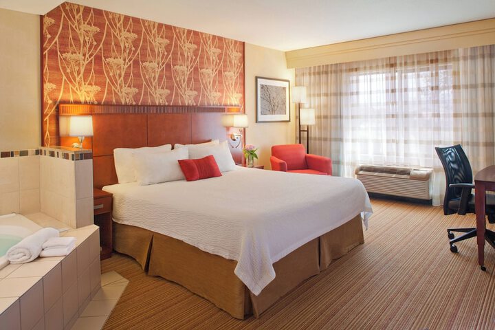 Courtyard by Marriott Medford Airport