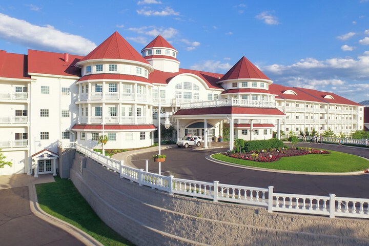 Hotel 3 of 75