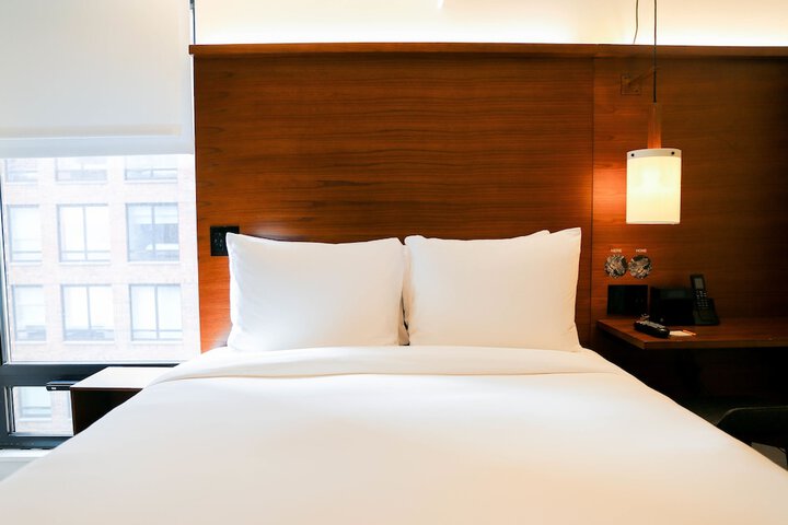 Room 48 of 143