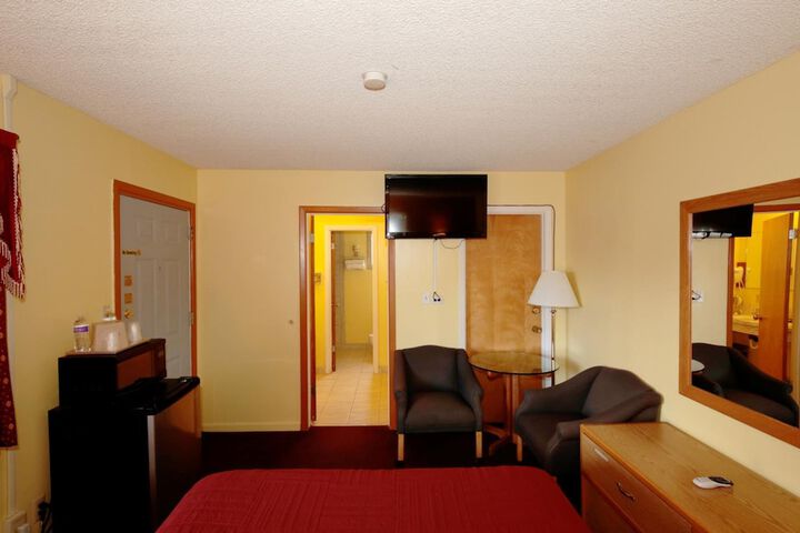 Room 26 of 33