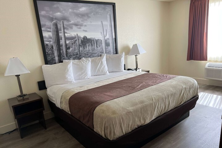 Room 14 of 25