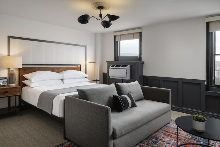 Room 15 of 36