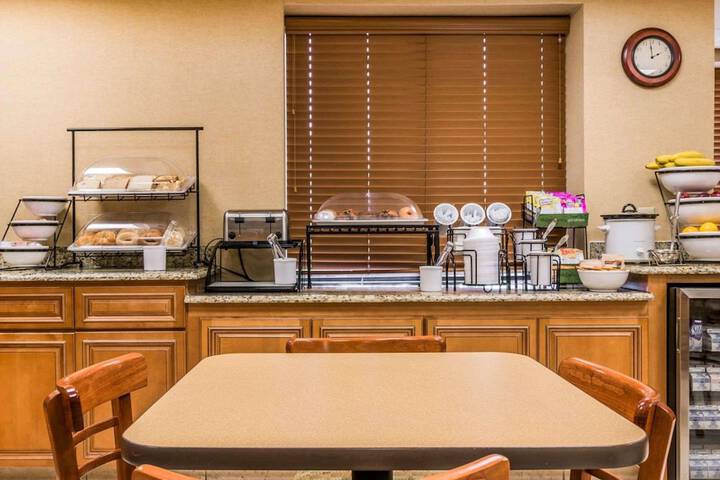 Breakfast/Coffee Service 36 of 45