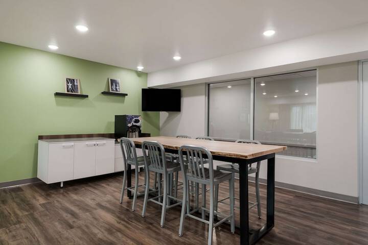 Hotel Interior 7 of 35