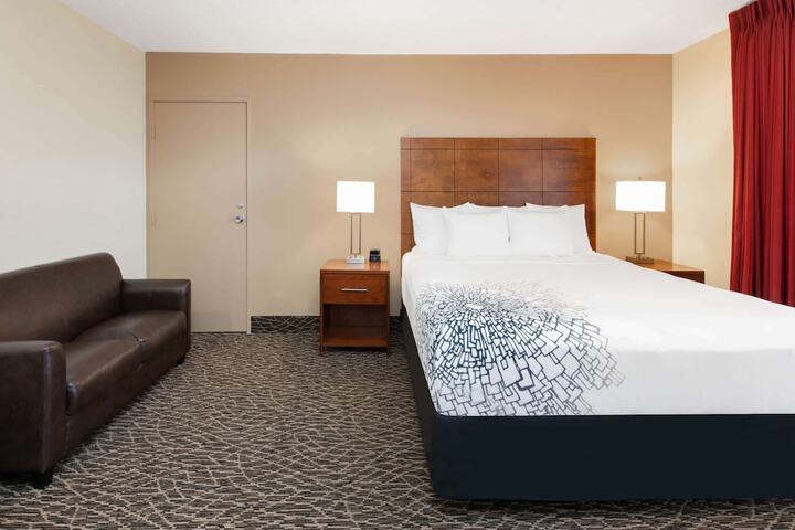 Room 19 of 35