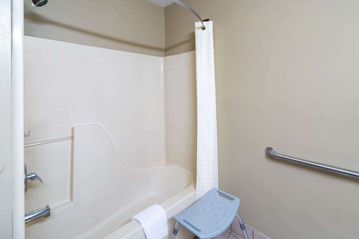 Room 19 of 35