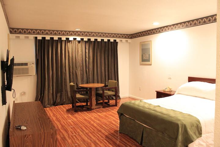 Room 13 of 19