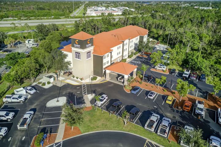 Comfort Inn & Suites