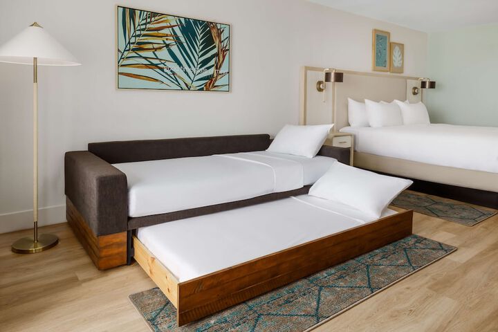 Beal House Fort Walton Beach Tapestry Collection by Hilton