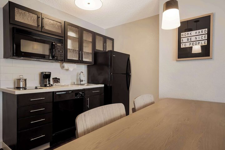 Sonesta Simply Suites Irvine East Foothill