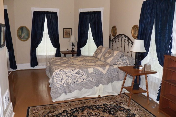Room 7 of 32