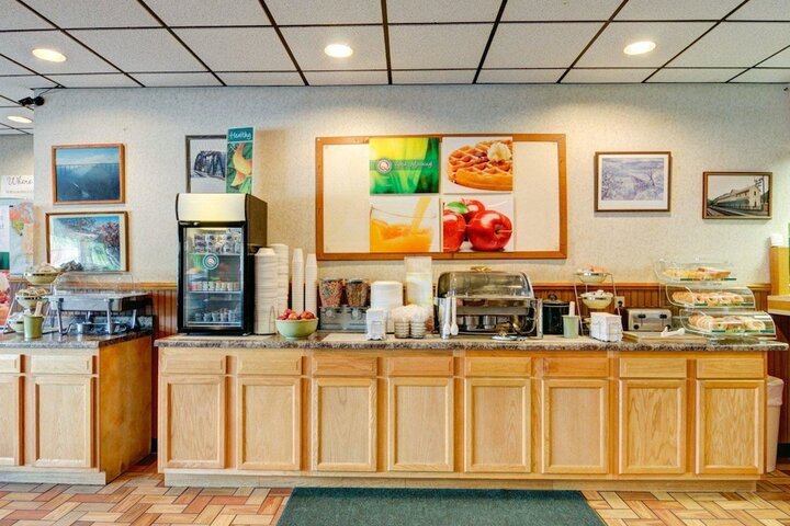 Breakfast/Coffee Service 29 of 35
