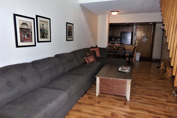 Room 8 of 36