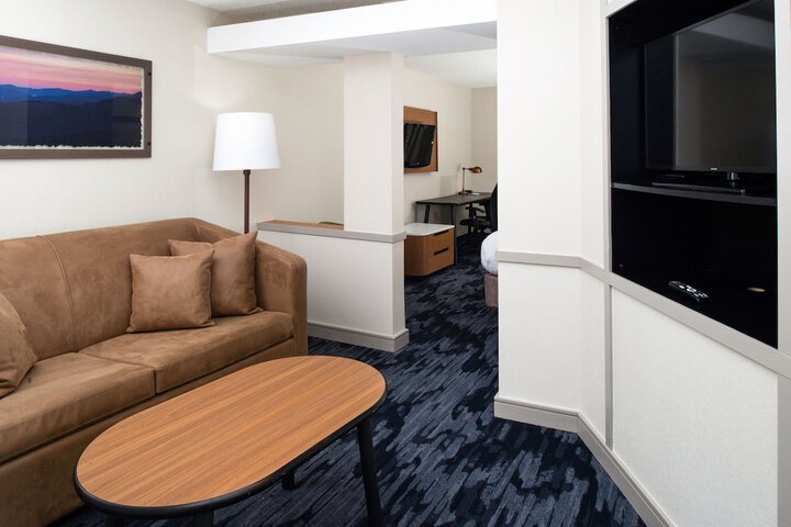 Room 17 of 33