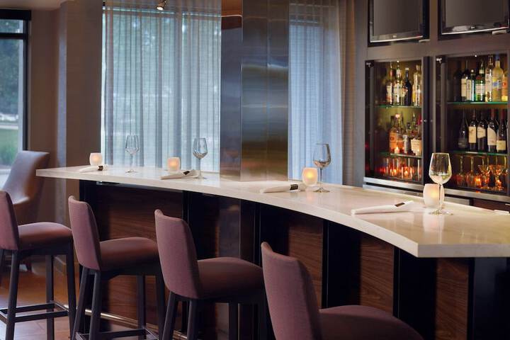 Courtyard by Marriott Raleigh / Cary