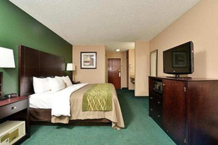 Quality Inn & Suites Arnold