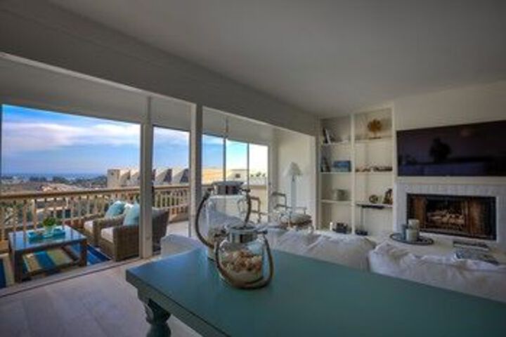 Modern 3Br Malibu Condo Pool Ocean Views Minutes to Beaches by RedAwni