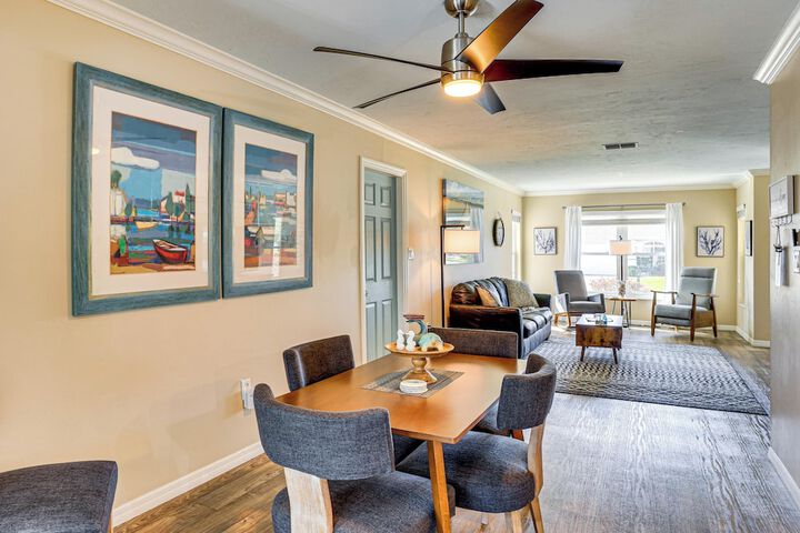 Waterfront Lake Placid Escape w / Dock & Lanai