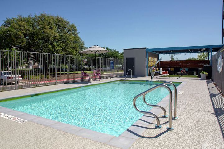 Pool 4 of 18