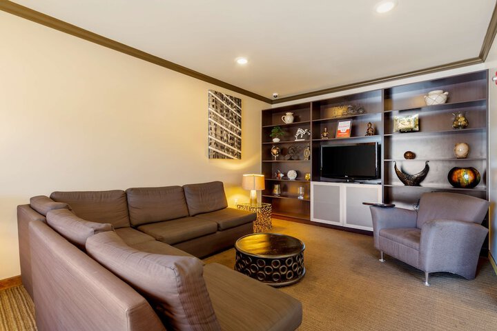 Hotel Interior 10 of 35