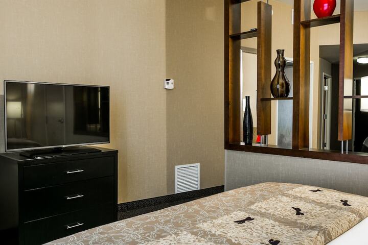 Room 66 of 83