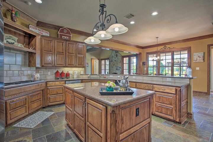Families Welcome! Lavish Celina Home w / Game Room