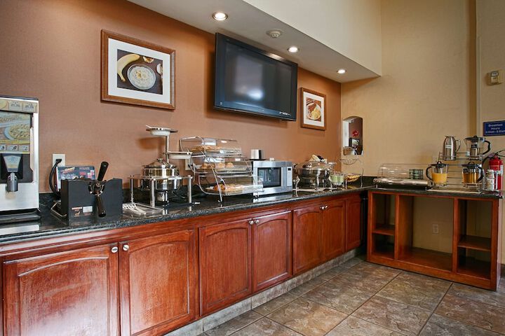 Breakfast/Coffee Service 21 of 24