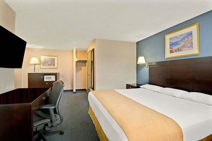 Room 15 of 16