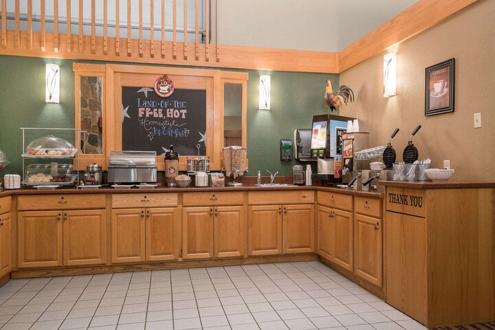 Breakfast/Coffee Service 23 of 24