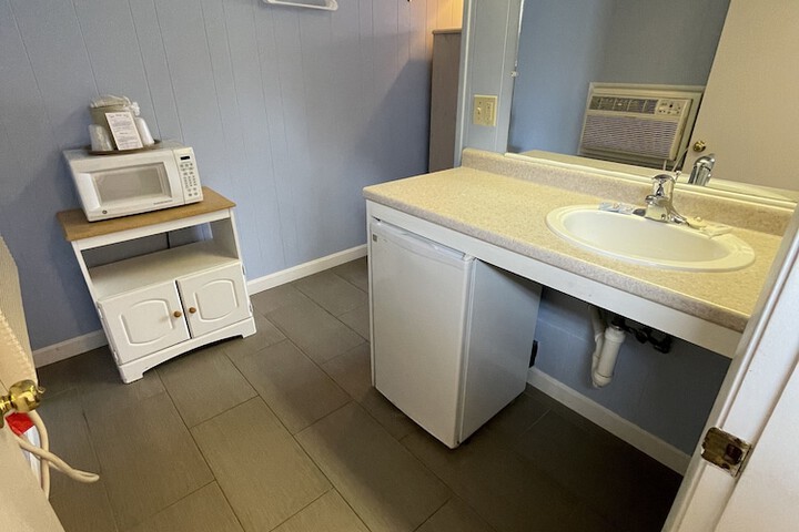 Beau Rivage Motel