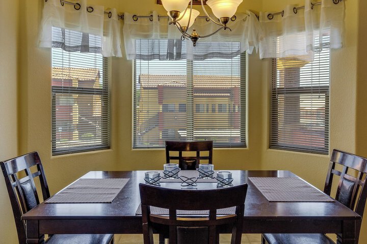 Mesquite Condo w / Community Pool & Hot Tub!