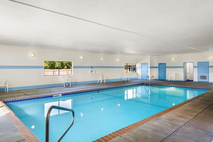 Pool 15 of 46
