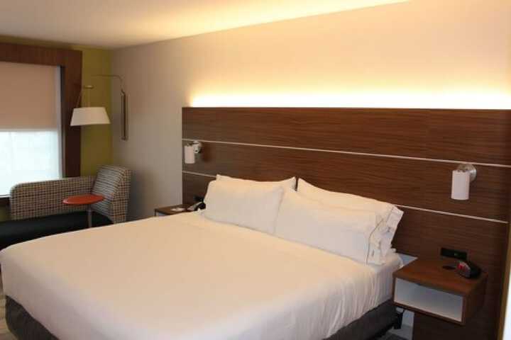 Room 12 of 51