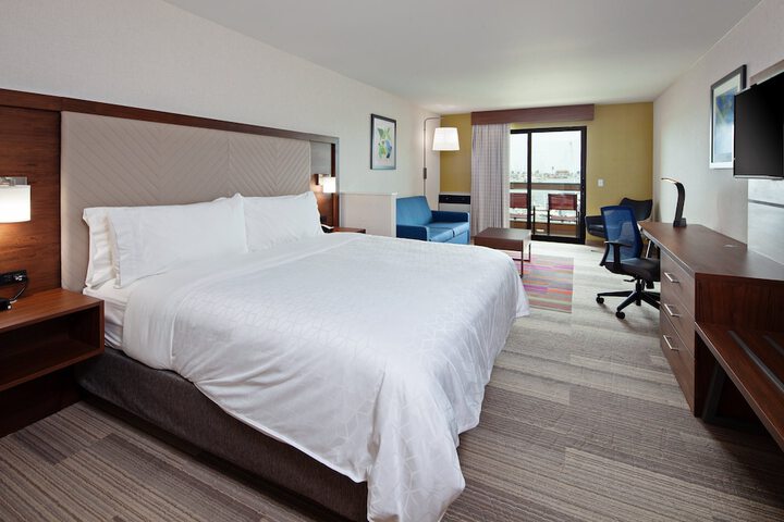 Room 16 of 42