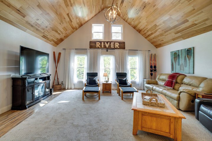 Waterfront Home: Allegheny River Access Dock Slip
