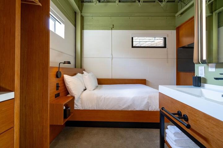 Room 75 of 115